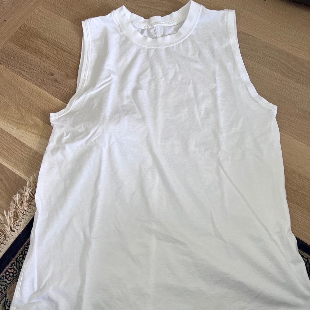 Lululemon Muscle Tee